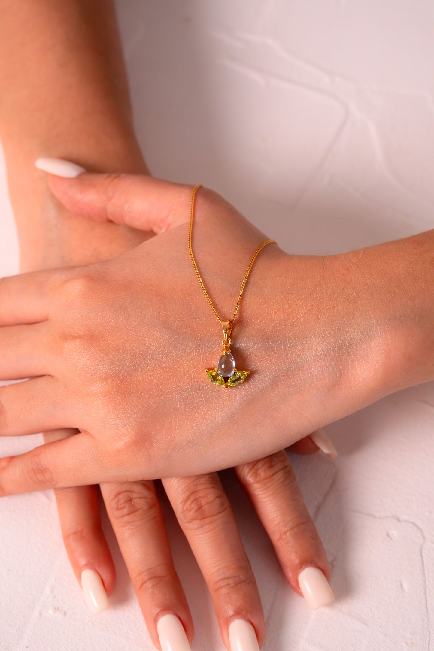 Blue Topaz(Cabachon) & Peridot Emelia Necklace - CLJ917