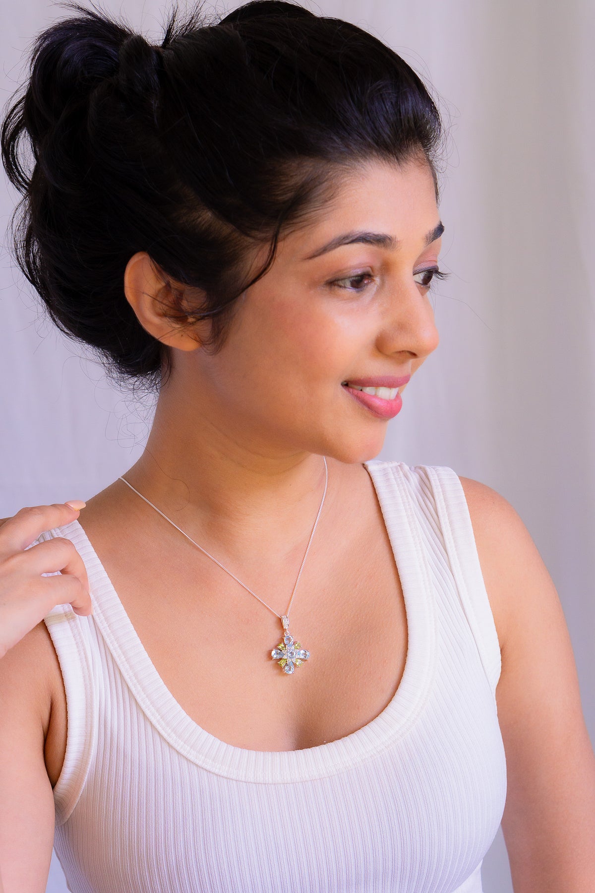 Handmade Sterling Silver Peridot & Blue Topaz Darya Necklace - CLJ688