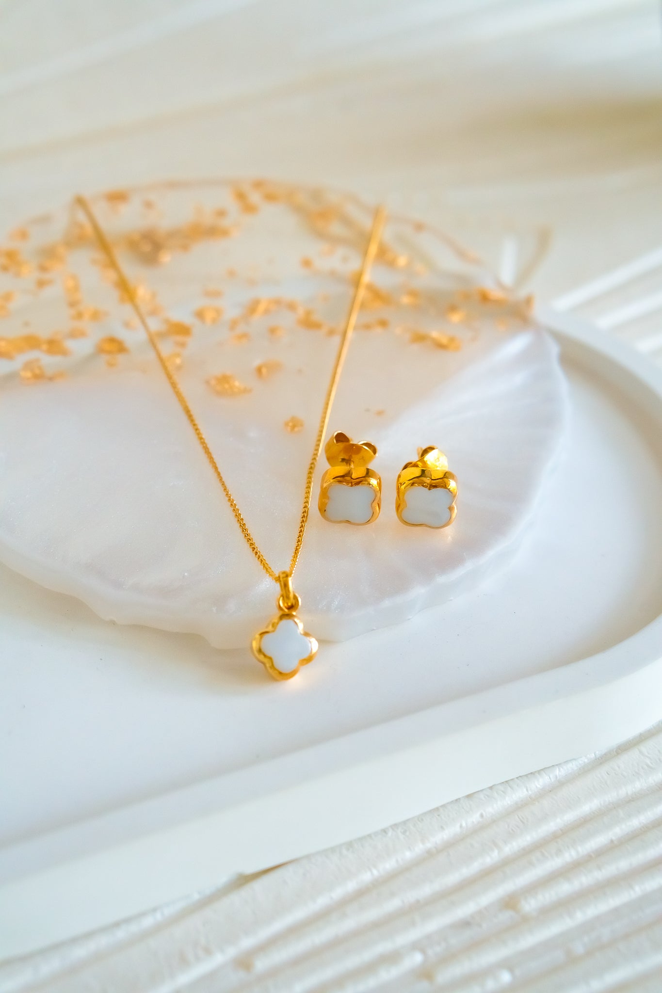 Mother Of Pearl Zelia Set - CLJ592