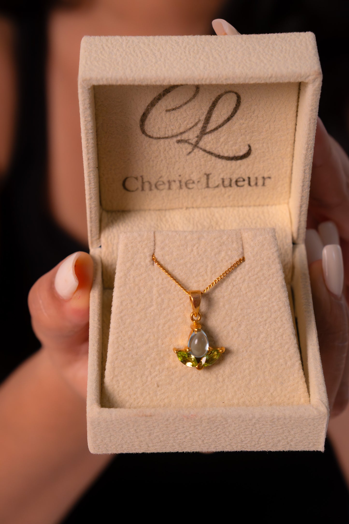 Blue Topaz(Cabachon) & Peridot Emelia Necklace - CLJ917
