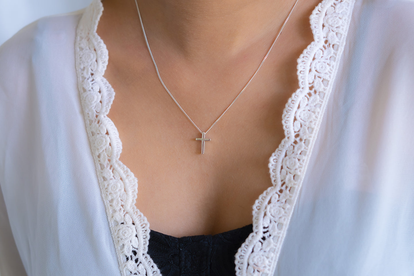 Simple Cross Necklace - CLJ593